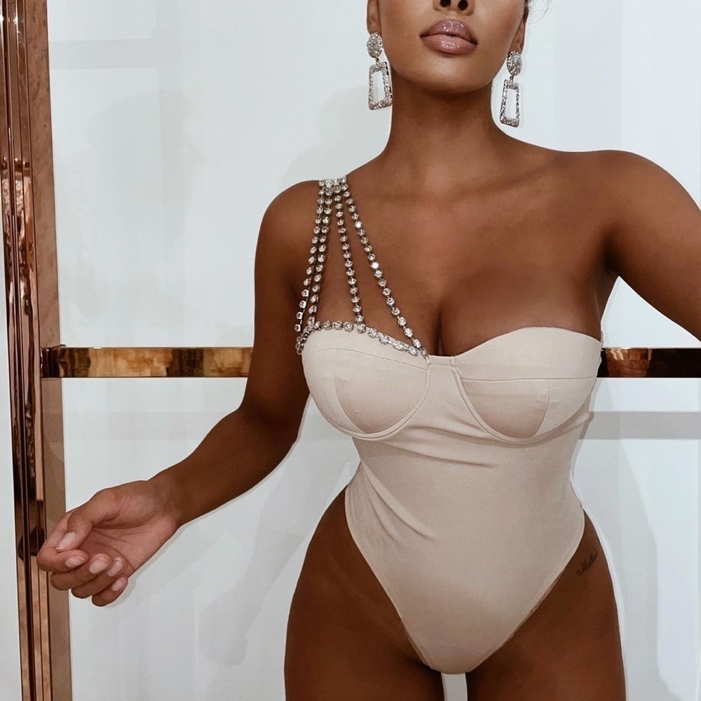 Donne Par Dieu One Shoulder Rhinestone Bodysuit